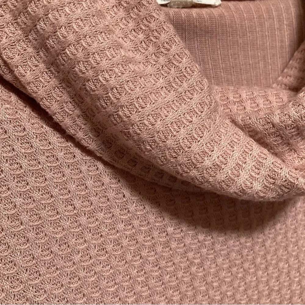 Women’s Ultra Flirt Light Pink Waffle Knit Cowl Neck Sweater Size Small - Picture 5 of 7
